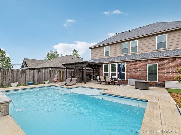 3rd image of 7904 S Elder Ave