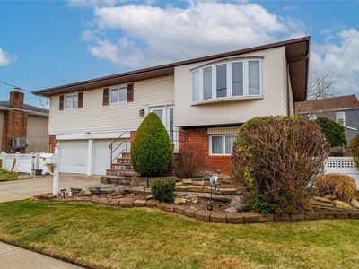 264 Branch Avenue, Freeport, NY, 11520