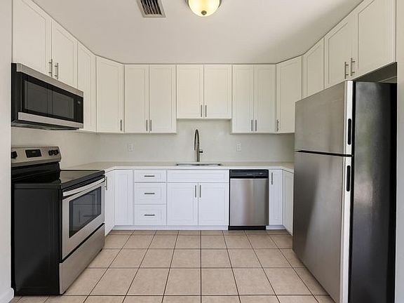 2nd image of 418 52nd St #1
