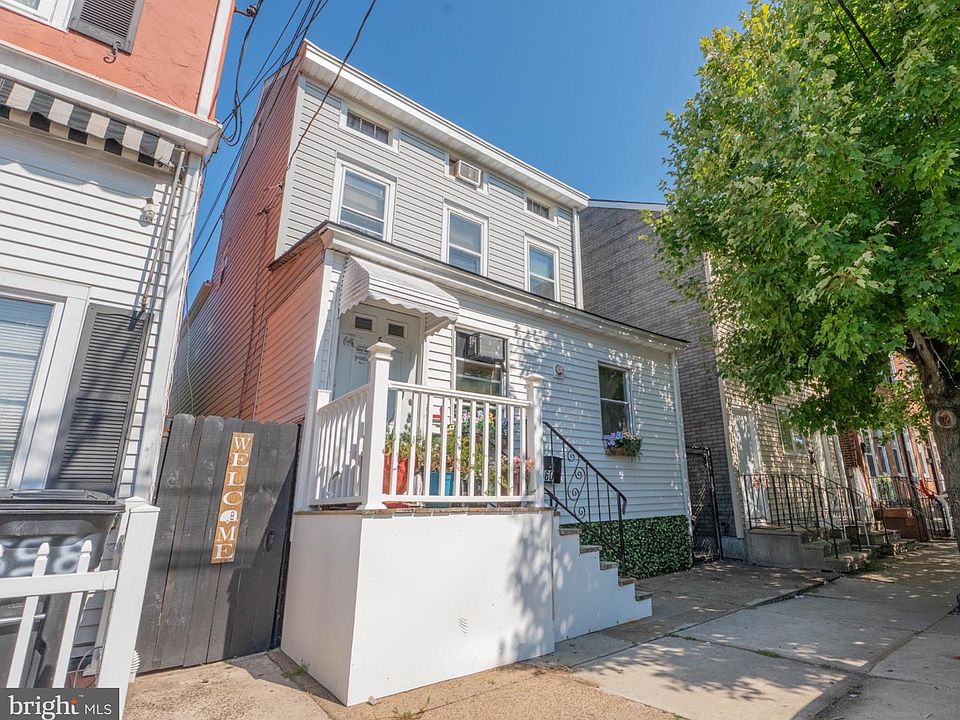 1st image of 560 2nd St
