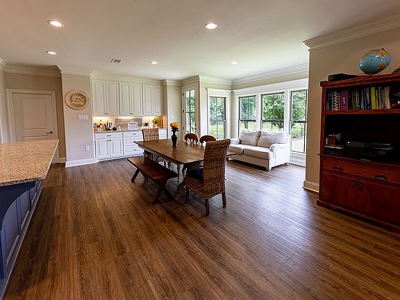 5th image of 6009 Mallard Dr