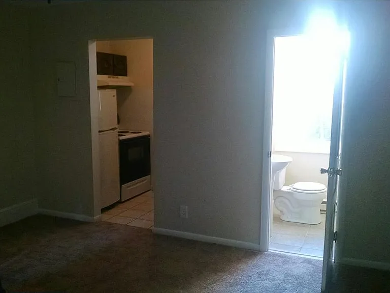 1102 N 3rd St #2 — Photo 2