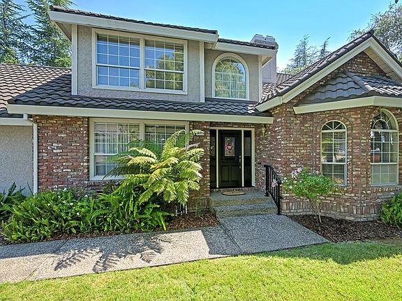 3rd image of 14713 Guadalupe Dr