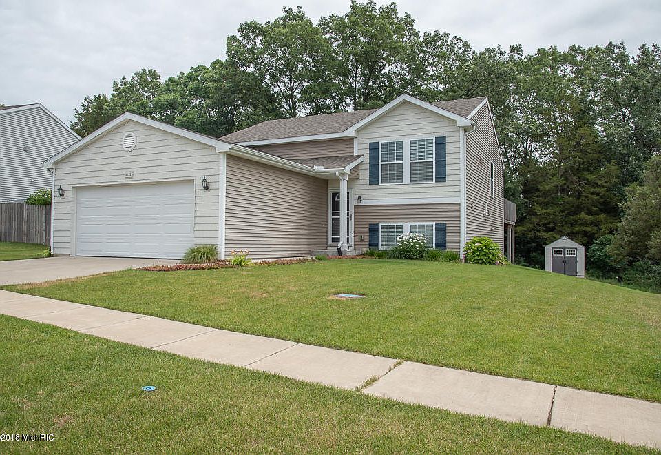 1st image of 10122 Castle Creek Cir