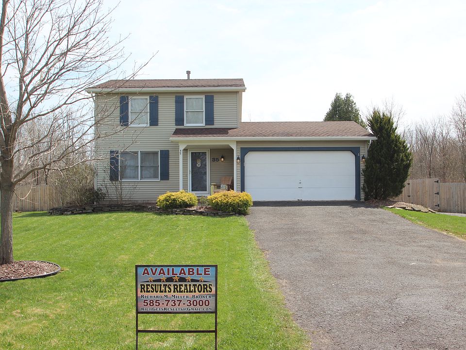 1st image of 35 Woodstock Ln