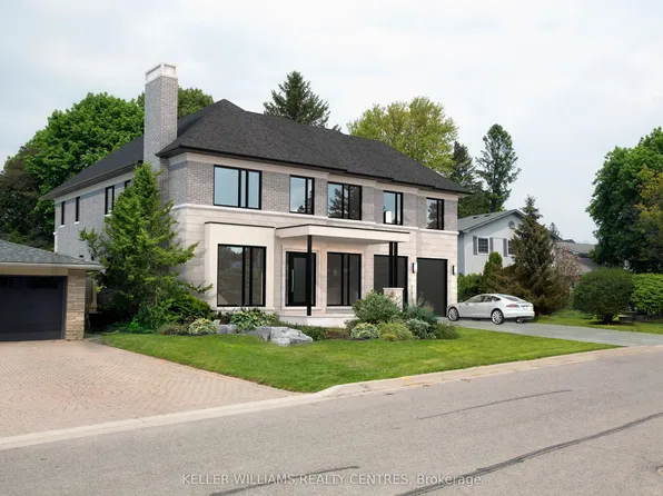 10 Hawthorne Ln, Aurora, ON L4G 3K7