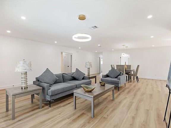 4th image of 9603 Emnora Ln