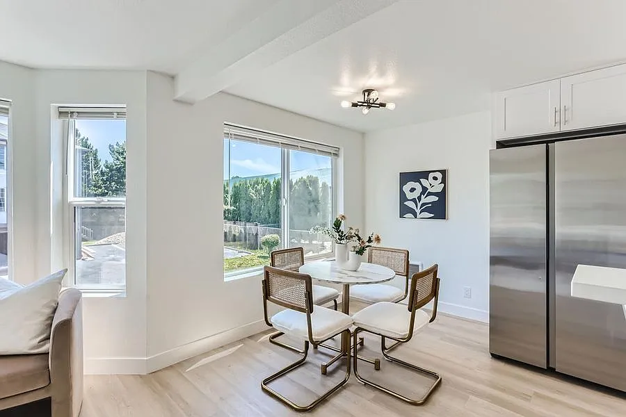 Wow! Beautiful And Spacious Fully Remodeled 2 Bedroom With Garage In Monroe — Photo 4