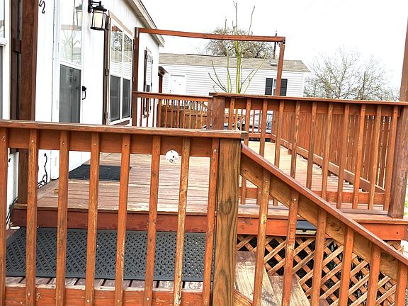 2nd image of 722 Driftwood Ln