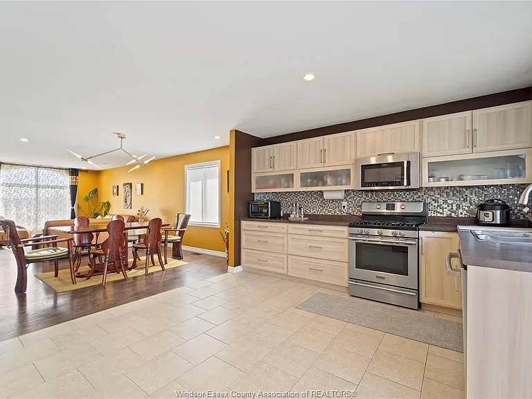 398 Poplar Dr — Photo 14