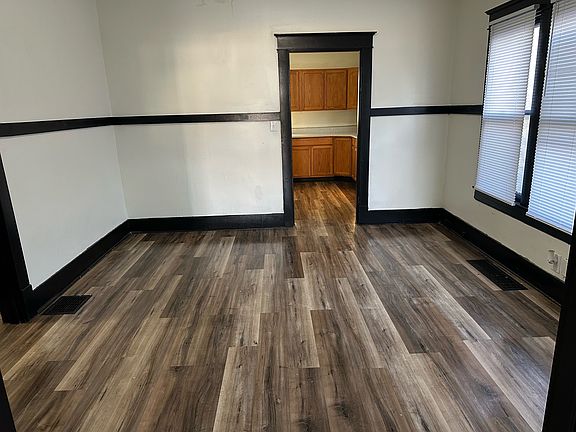 2nd image of 1618 Berry Blvd