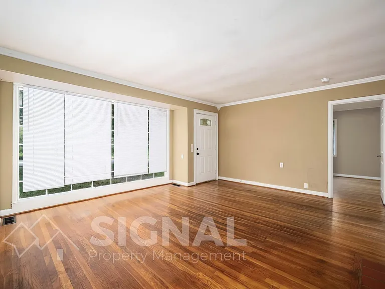 1156 Skyline Dr — Photo 7