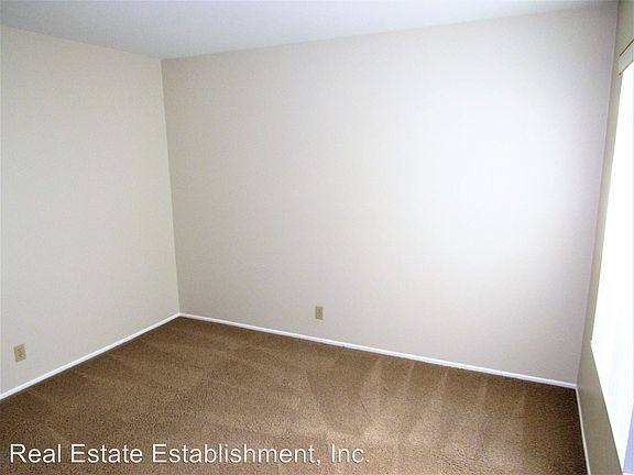 5th image of 2428 N Millstream Ln
