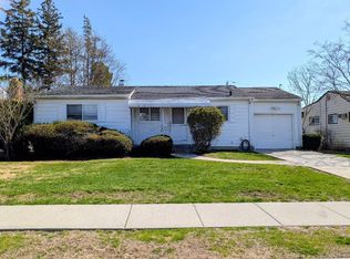107 Morton Blvd, Plainview, NY 11803