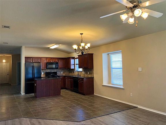 5th image of 932 Whitewing Ln