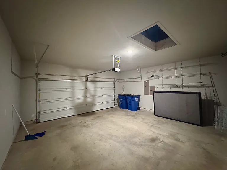 2113 Burke Dr — Photo 23