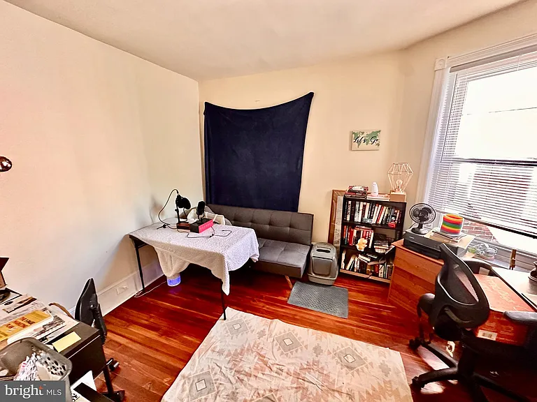 446 W Earlham Ter — Photo 11