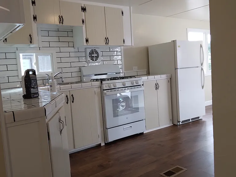 3300 Portola Dr #20 — Photo 9