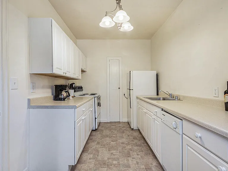 365 Hanover Ave #106 — Photo 4