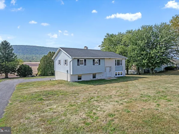 301 W Walnut St, Valley View, PA 17983