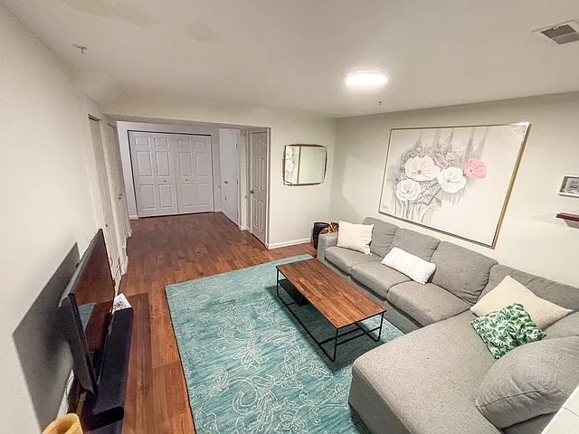 903 Deerberry Ct — Photo 19