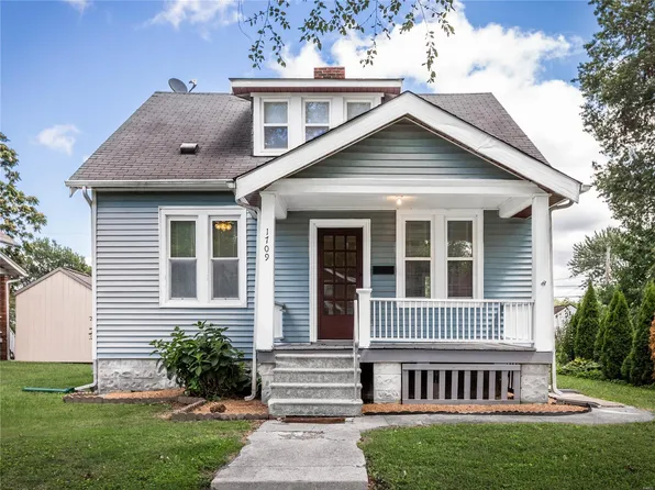 1709 Pine St, Highland, IL 62249
