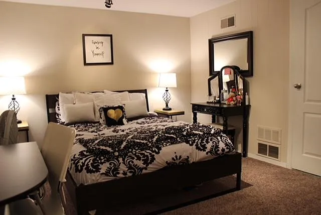 1249 Clarkson Ct — Photo 18
