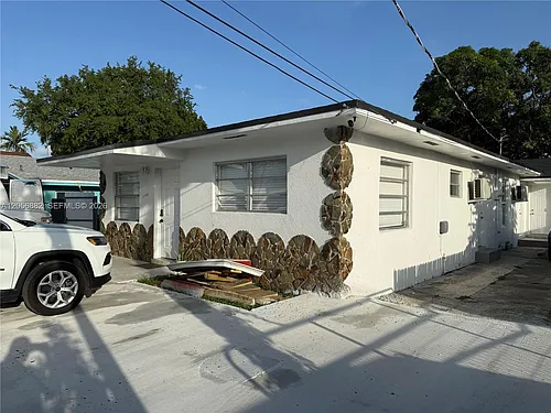 3144 NW 29th St #1 Photo 1