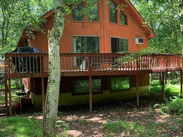 24 Hawthorne Dr, Jim Thorpe, PA 18229
