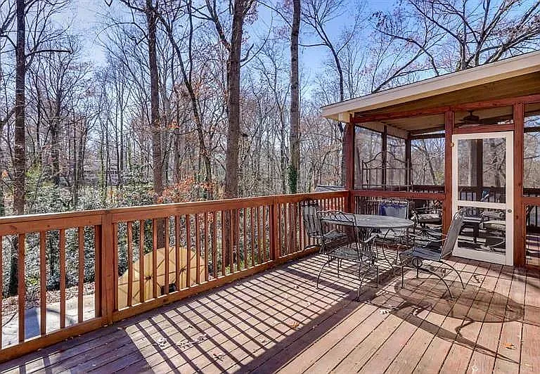 555 Greenland Rd — Photo 38