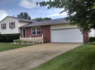 5454 Francesca St, Louisville, OH 44641