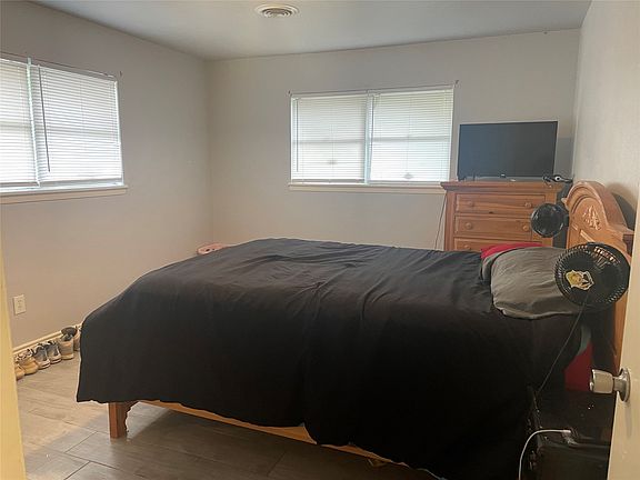 5th image of 236 Hallbrook Dr