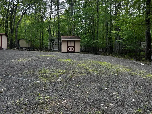 110 Pheasant Ln, Shohola, PA 18458