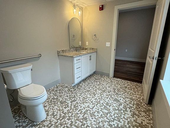 5th image of 3 School St #100