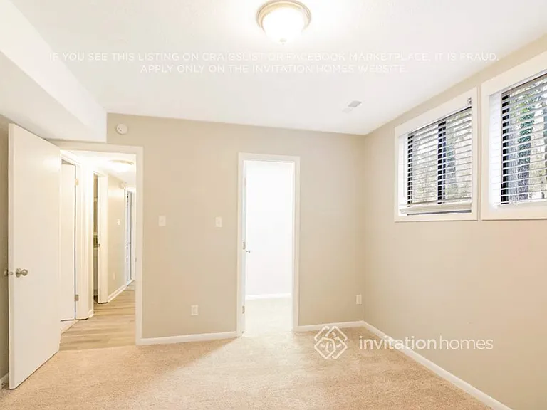7812 Haymarket Ln — Photo 3