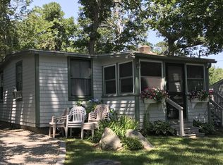 11 Beach Rd, Mattapoisett, MA 02739