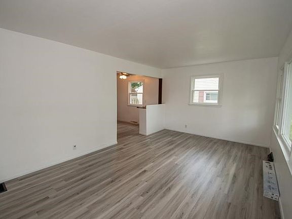 4th image of 1314 Canterbury Dr