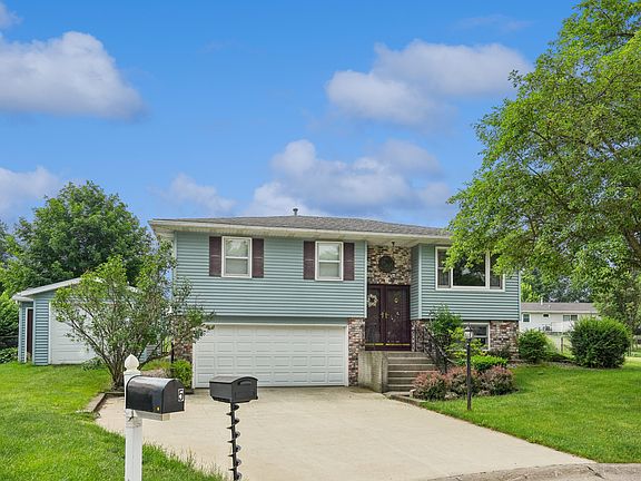 2nd image of 7 Hillcrest Ct