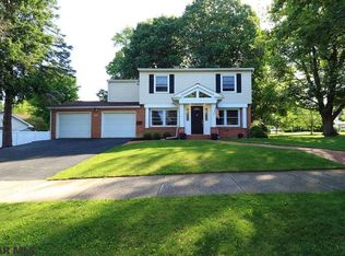 859 Saxton Dr, State College, PA 16801
