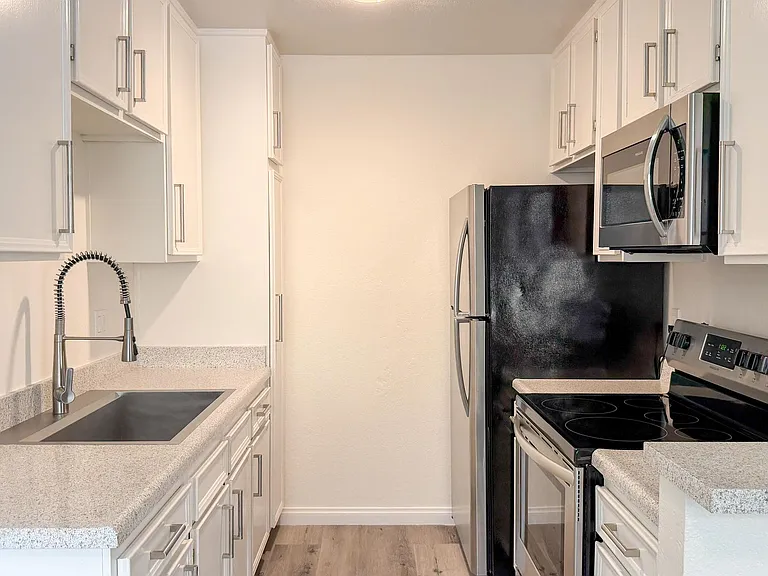 2625 Highland Ave — Photo 5