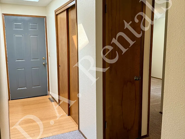 3210B Mayfair Dr SW — Photo 2