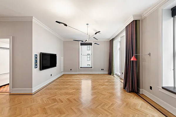 Sold by Compass | media 23