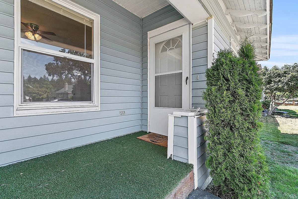 3 bed, 1385 sqft, $2,499 — Photo 4
