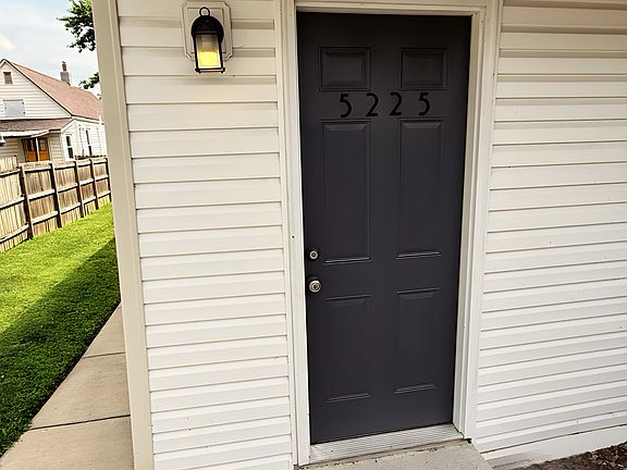 3rd image of 5225 Pattison Ave #2