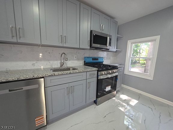 2nd image of 34 Willow St