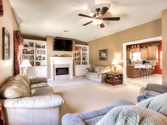 3rd image of 8902 Waterside Oaks Dr
