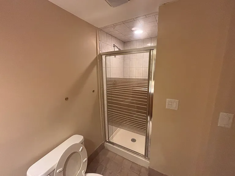 2302 Warren St — Photo 11
