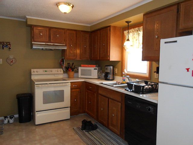 1st image of 8928 Mullen Dr