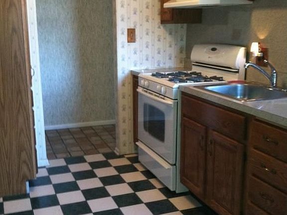 2nd image of 1414 Golden Gate Blvd APT A106