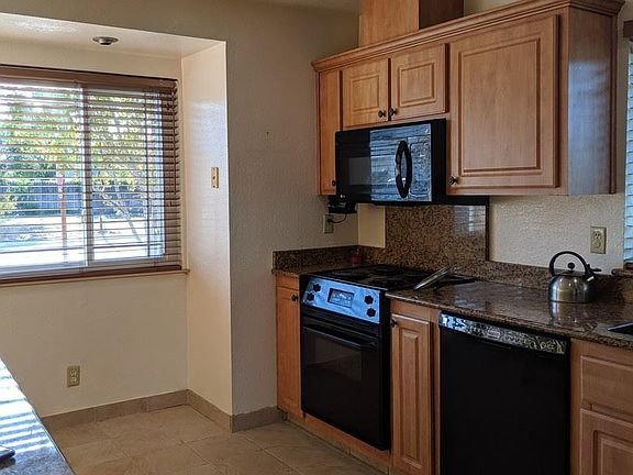 4th image of 8322 Hemingway Dr